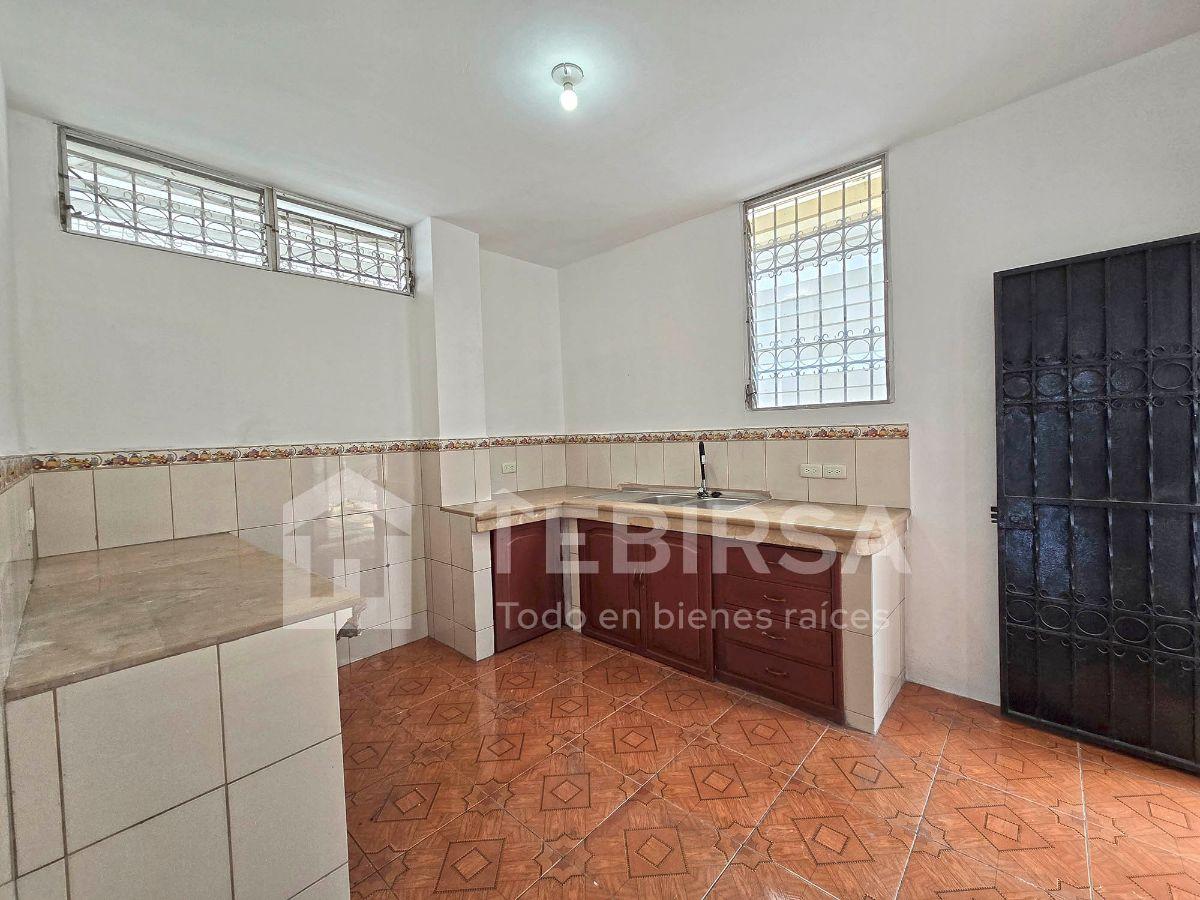 Casa Rentera en Venta, con 4 Departamentos y Local Comercial - Ciudadela Ietel, Guayaquil, Guayas — imagen 5