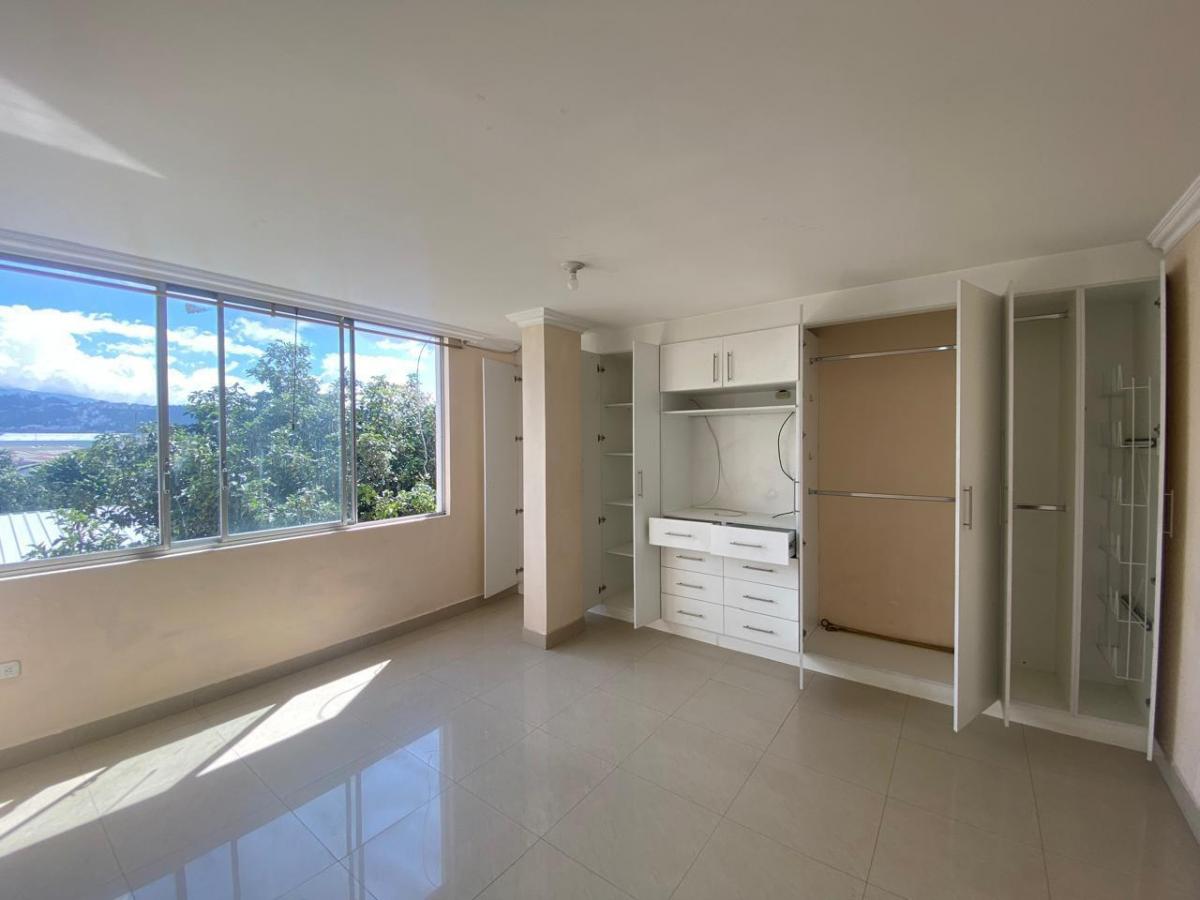 Departamento de 3 Dorm. de Venta en Calderon — imagen 4