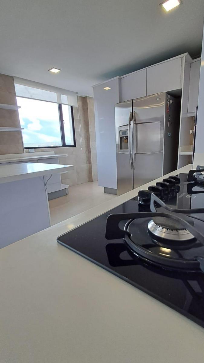 Vendo Hermoso Penthouse, 4 Dorm. Quito Tenis, 637 m² Excelente Vista! — imagen 4