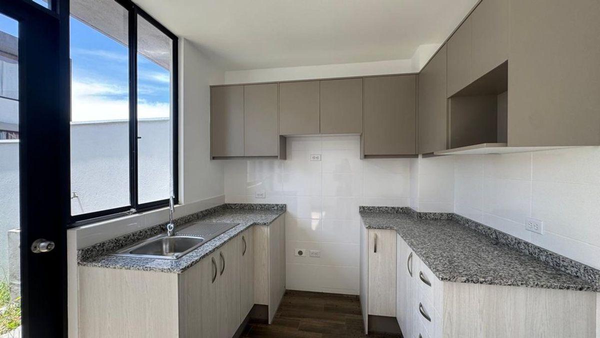 Venta en Casa a Estrenar Valle de Los Chillos — imagen 4