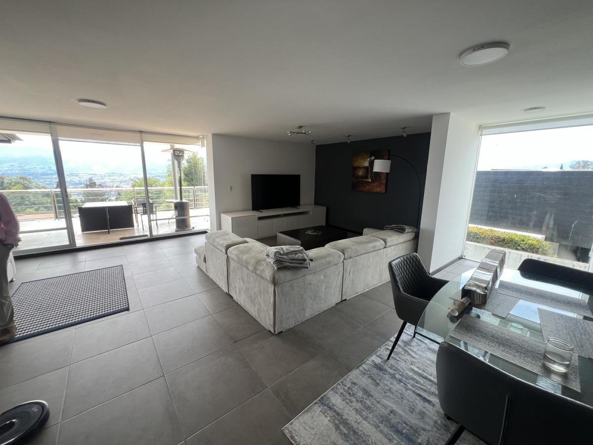 Depventa Departamento en San Juan de Cumbaya (Linda Vista) Artamento — imagen 5