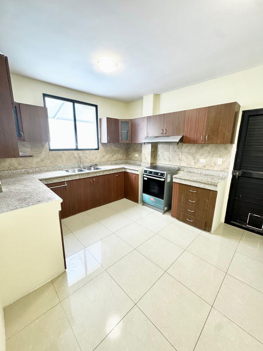 Vendo Casa en Bosques de La Costa, Tres Dorm. Cada Uno con Su Baño, Patio Grande, Guayas — imagen 4