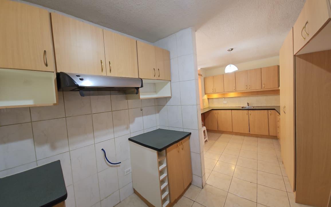 Venta Departamento con Terraza y Vista Natural Dentro de Conjunto en Conocoto, Los Chillos. Provincia de Pichincha — imagen 4