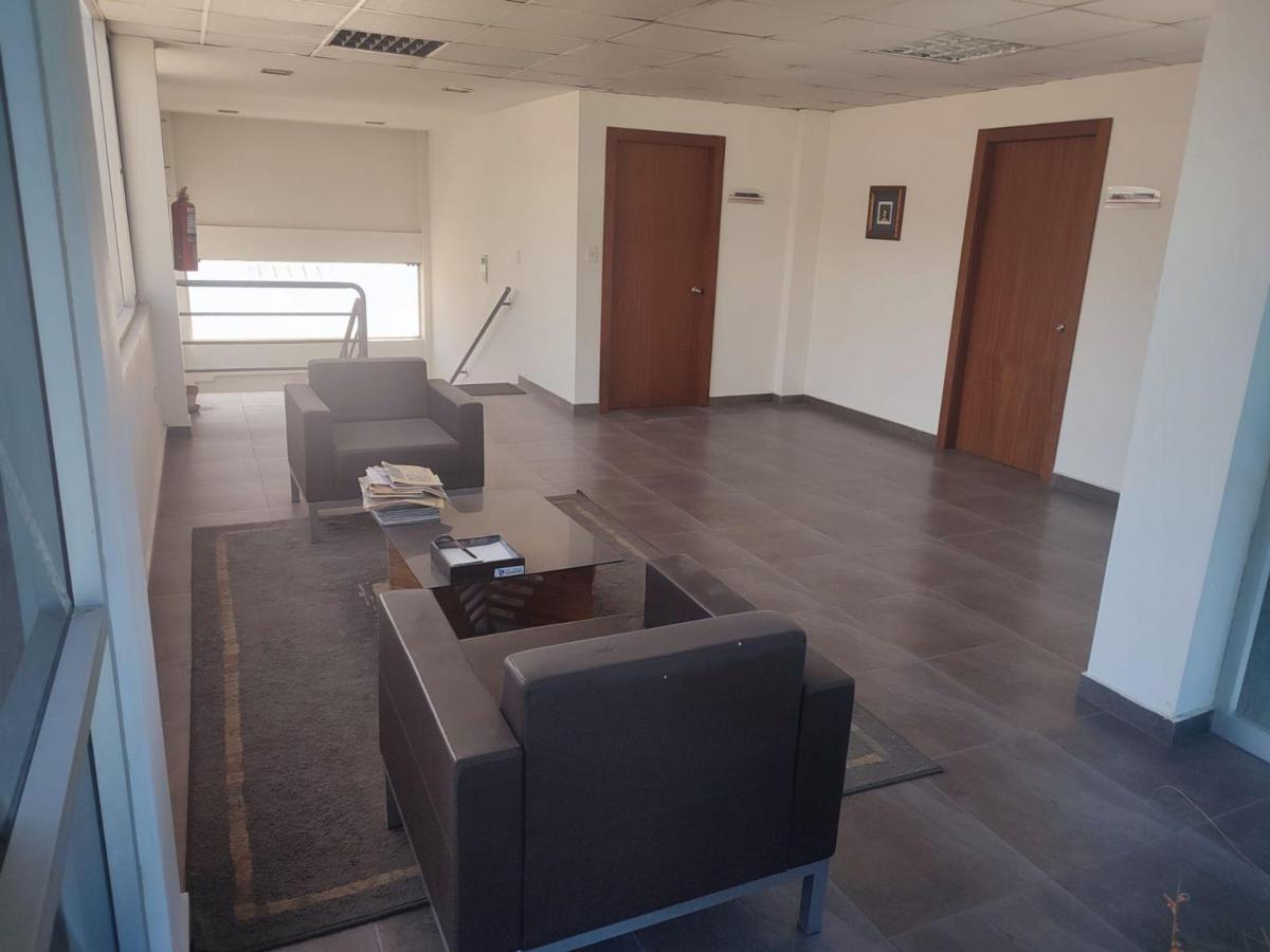 Terreno con Edificio de Oficinas en La Cristiania — imagen 7
