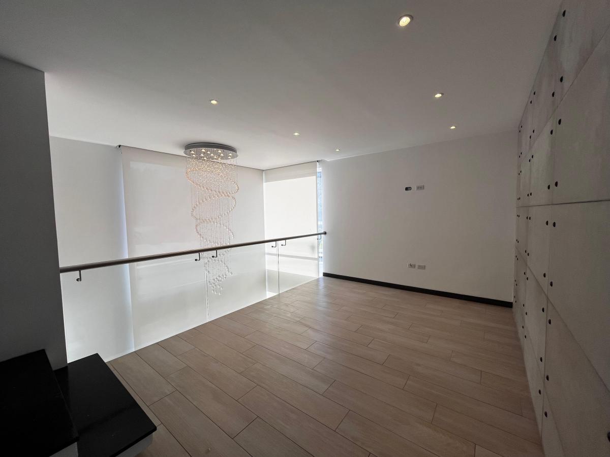 Linda Casa de Venta en Jardines de La Pampa — imagen 3