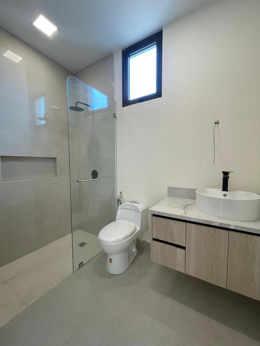 Vendo Casa de Estreno en Urb. Aires del Norte, Guayas — imagen 7