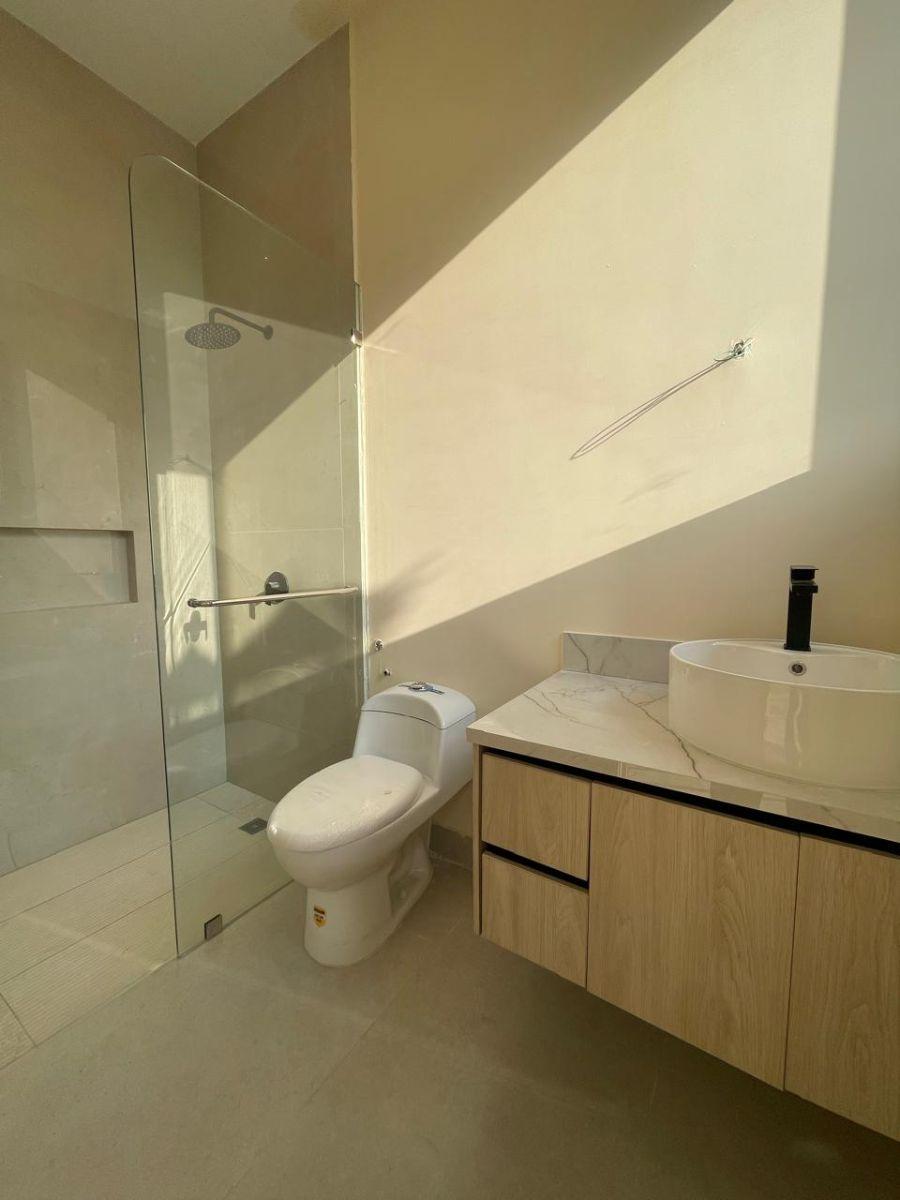 Vendo Casa de Estreno en Urb. Aires del Norte, Guayas — imagen 6