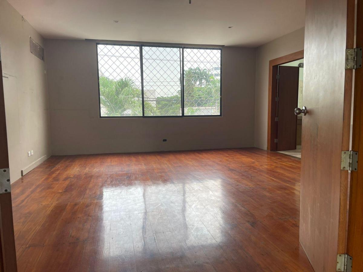 Venta de Casa Urdesa con Uso de Suelo Mixto, Guayas — imagen 3