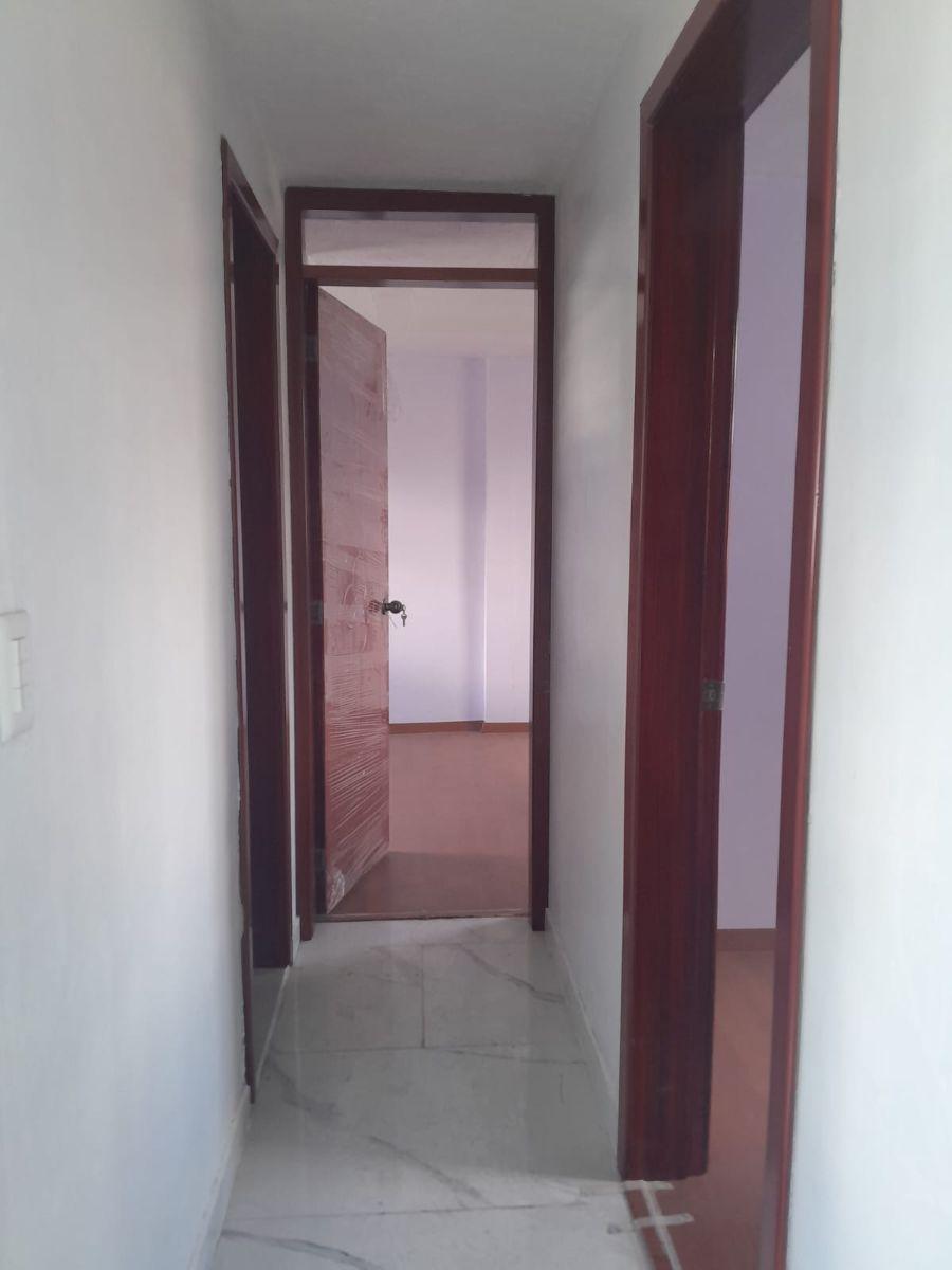 Vendo Departamento Remodelado con Parqueadero y Secadero Hermosa Vista a La Ciudad, Av de Los Grana — imagen 4