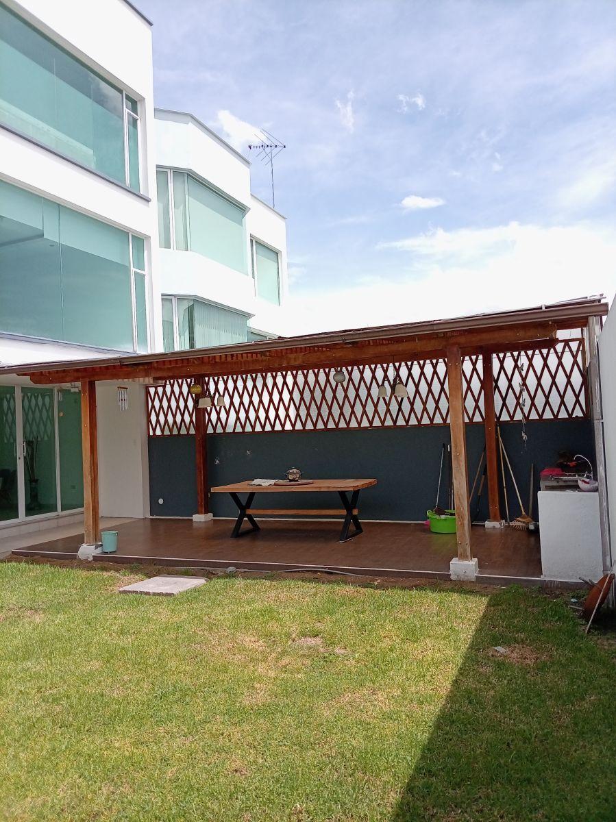 Casa con 3 Recámaras en Venta en Cumbayá, 315 m² de Terreno — imagen 3
