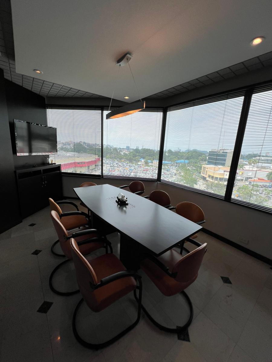 Se Vende Elegante Oficina Frente Albán Borja, Km 2 Ave Carlos Julio Arosemena!, Guayas — imagen 4