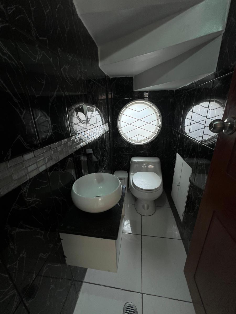 Venta - de - Casa - 151 m² - en - Llano Grande — imagen 4