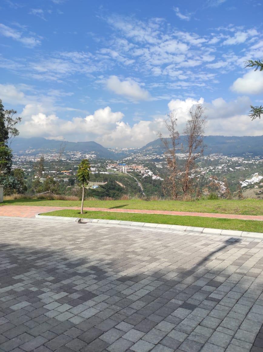Vendo en Cumbaya, Terreno 1.171 m², con Vista, Sector Santa Ines! Excelente Opción! — imagen 5