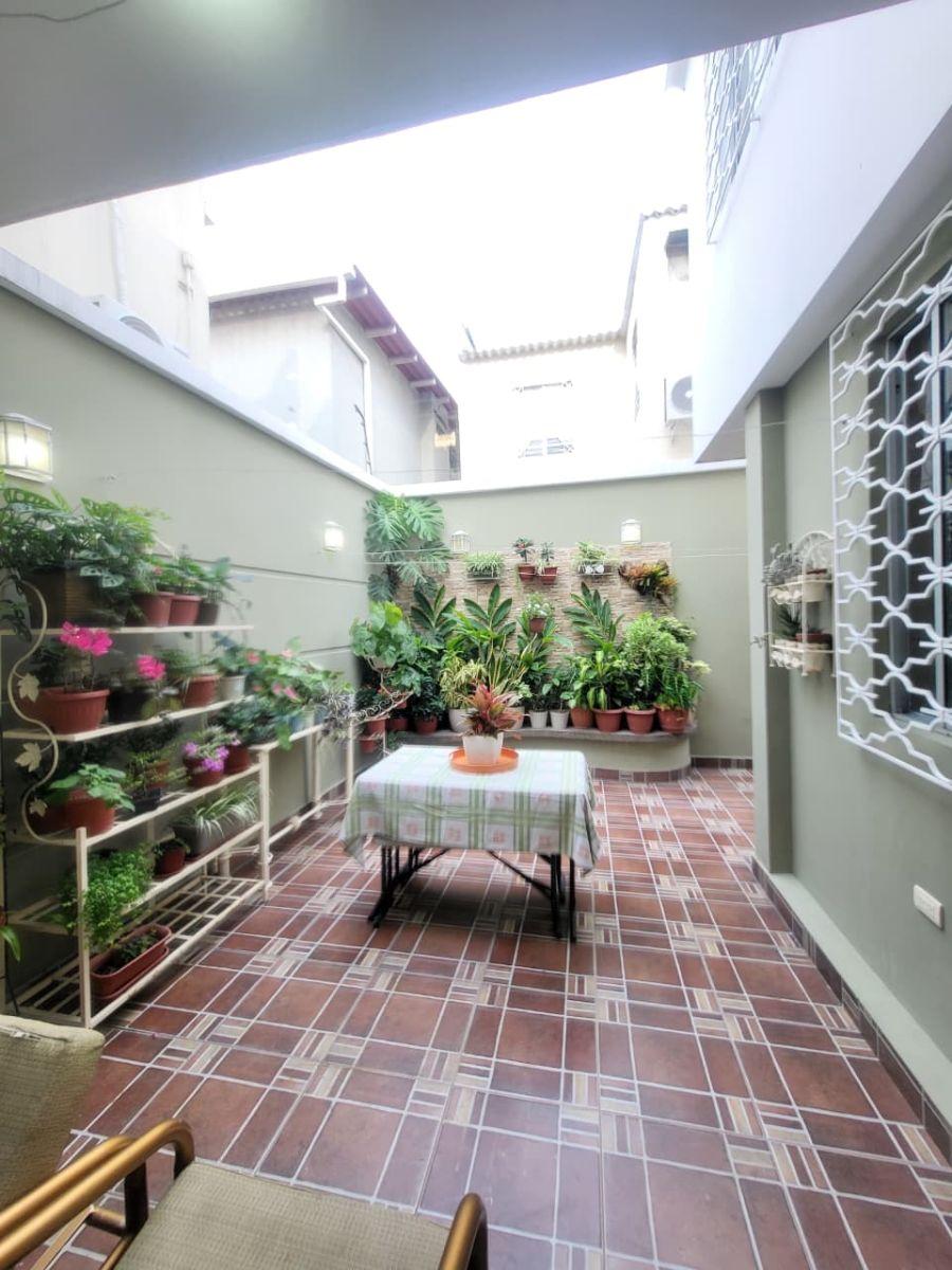 Casa Moderna en Venta | Conjunto Cerrado Santorini | Sector San Felipe | 3 Dorm. (War), Guayas — imagen 3