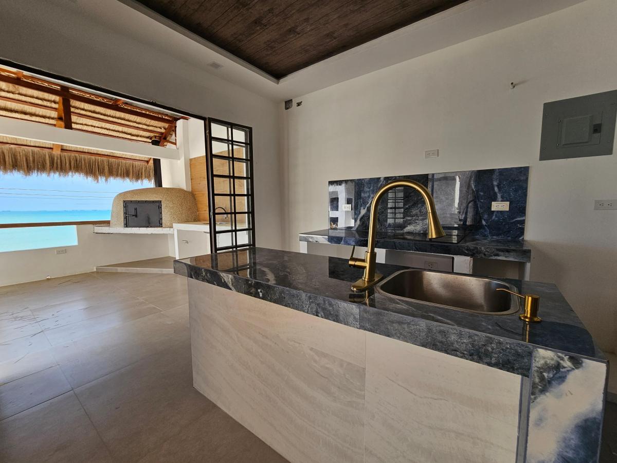 Se Vende Hermosa Casa con Vista Al Mar Unica a Precio Reducido en Salinas — imagen 3