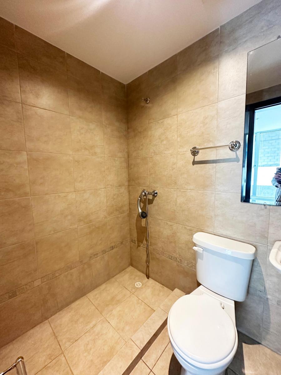 Vendo Hermoso y Cómodo Departamento Sector Republica del Salvador — imagen 3