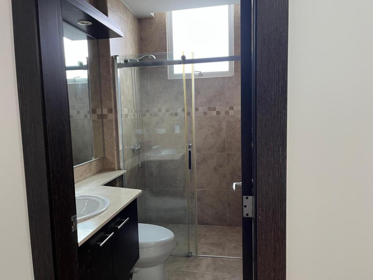 Vendo Lujoso Dpto 3 Dor Sector Santa Lucia Cumbaya — imagen 3