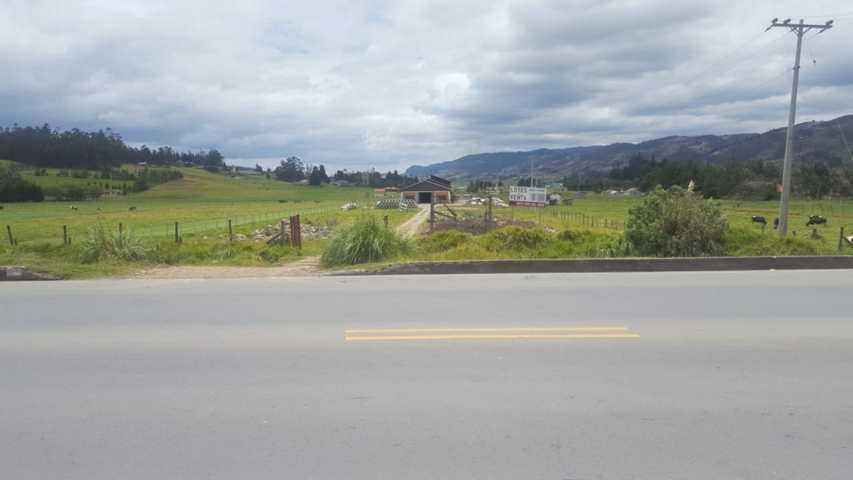 Excelente Terreno en Venta 10.000 m² Mas Nave Industrial Vía Cumbe, Azuay — imagen 3