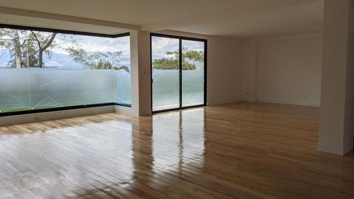 Venta Casa con Piscina en Nayon — imagen 5