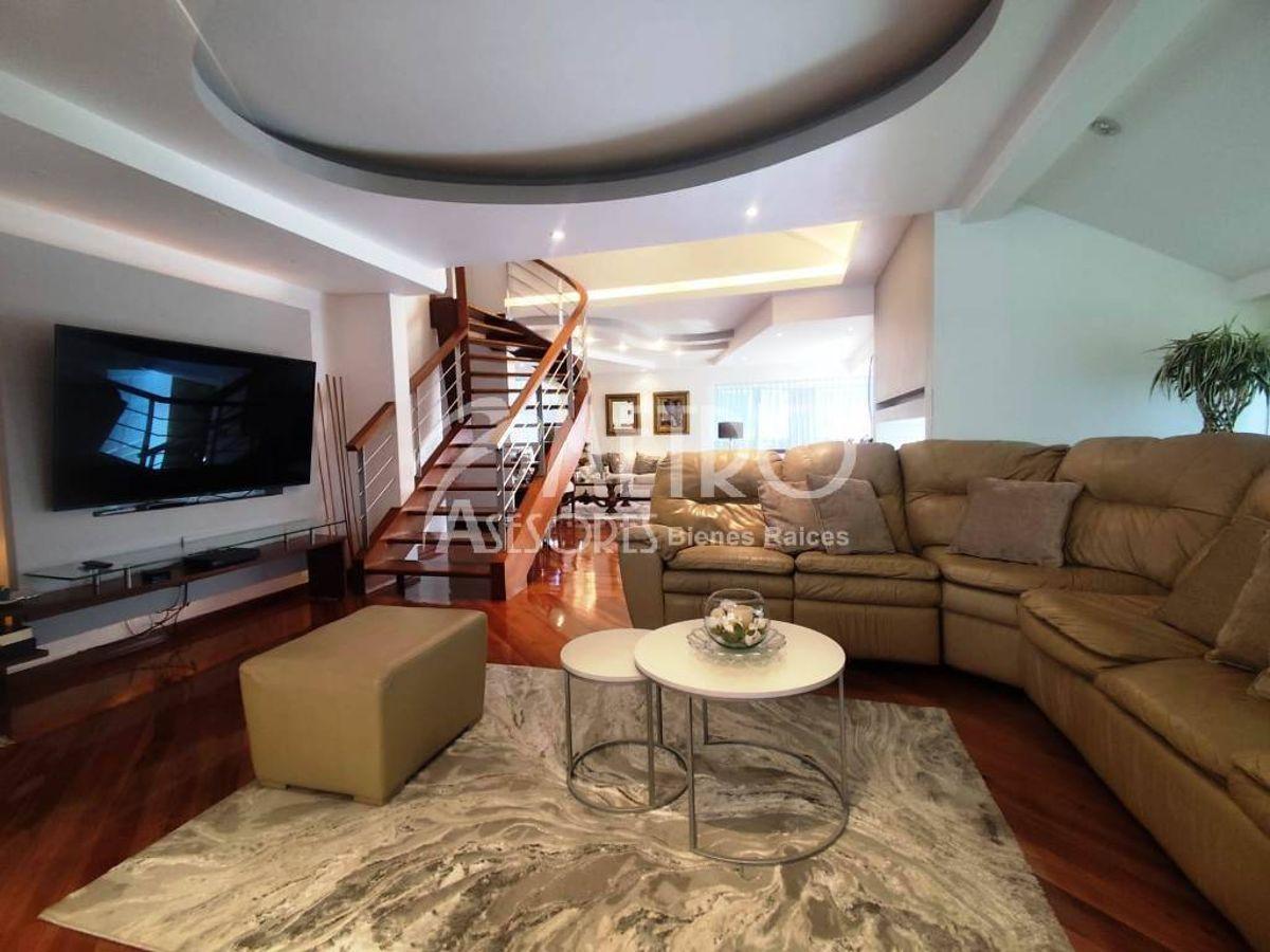 Casa en Venta 420 m² en Urb. Campo Alegre - Monteserrín — imagen 3
