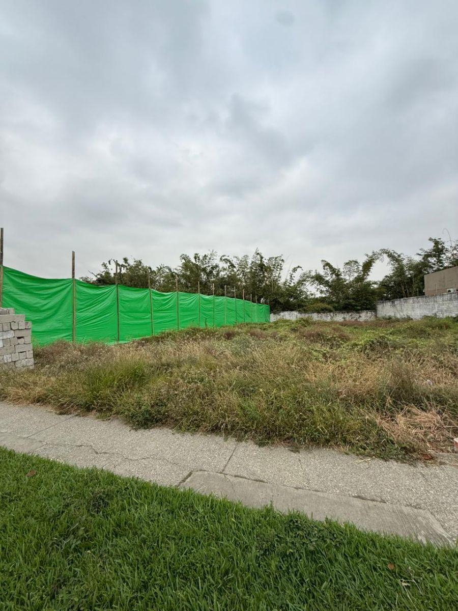 Vendo Terreno en Samborondon, Estancias del Rio, Sede Social con Piscina, Gimnasio, Canchas T y F, Guayas — imagen 5
