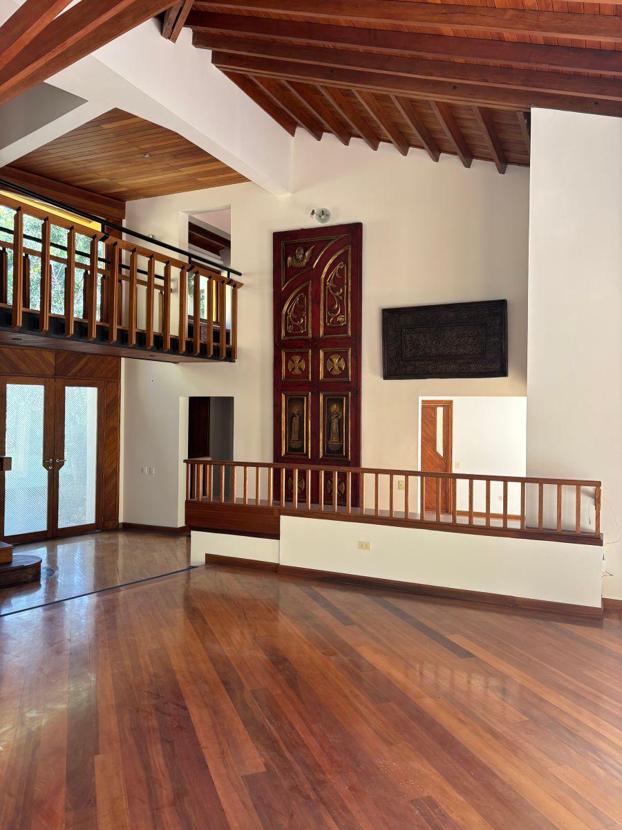 Cumbaya. en Urbanización de Lujo. Hermosa Casa — imagen 4
