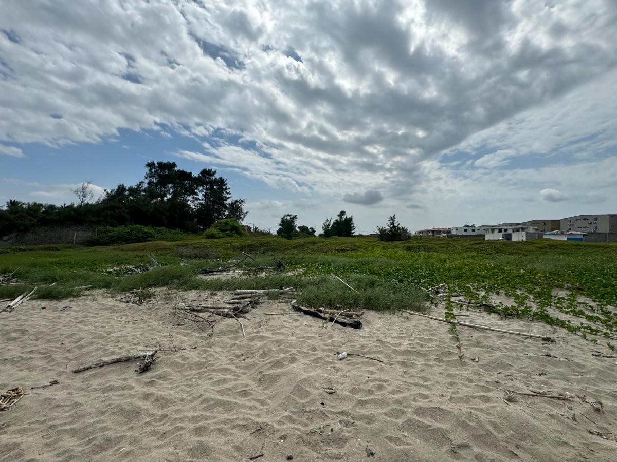 Terreno Al Pie del Mar en Venta en Playas, Guayas — imagen 5