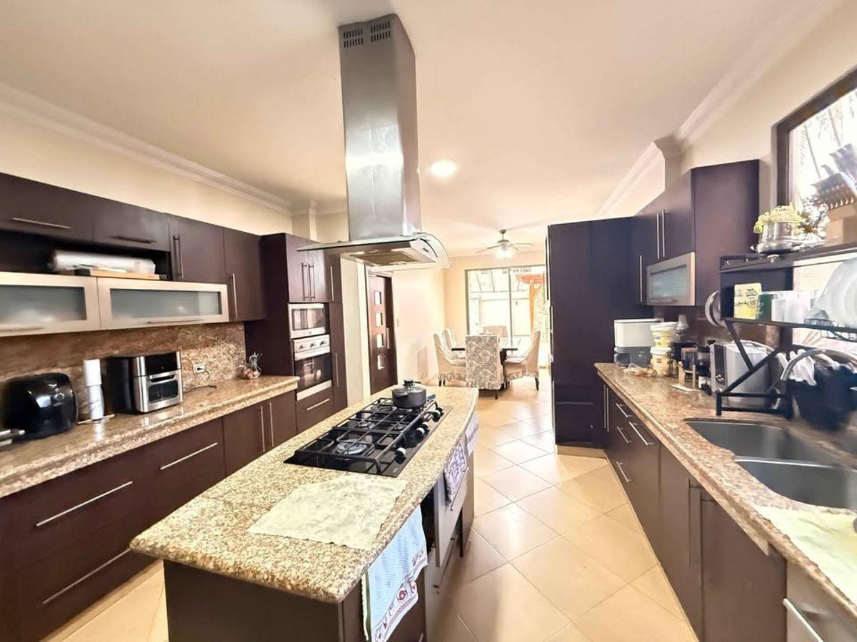 Venta de Casa en Urb. Río Lindo Km 6 La Puntilla Samborondón, Guayas — imagen 5