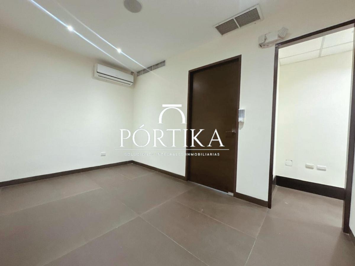 Venta Oficina - Edificio Blue Towers - Kennedy Norte, Guayas — imagen 4