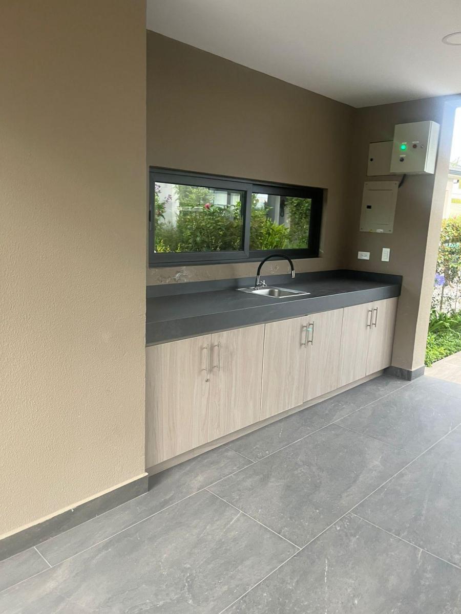 Puembo: Lote de 630 m² Cos 50 - 100%. Piscina, Bbq. Excelente Entorno — imagen 5