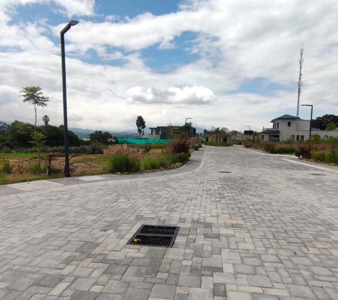 Puembo: Lote de 630 m² Cos 50 - 100%. Piscina, Bbq. Excelente Entorno — imagen 3
