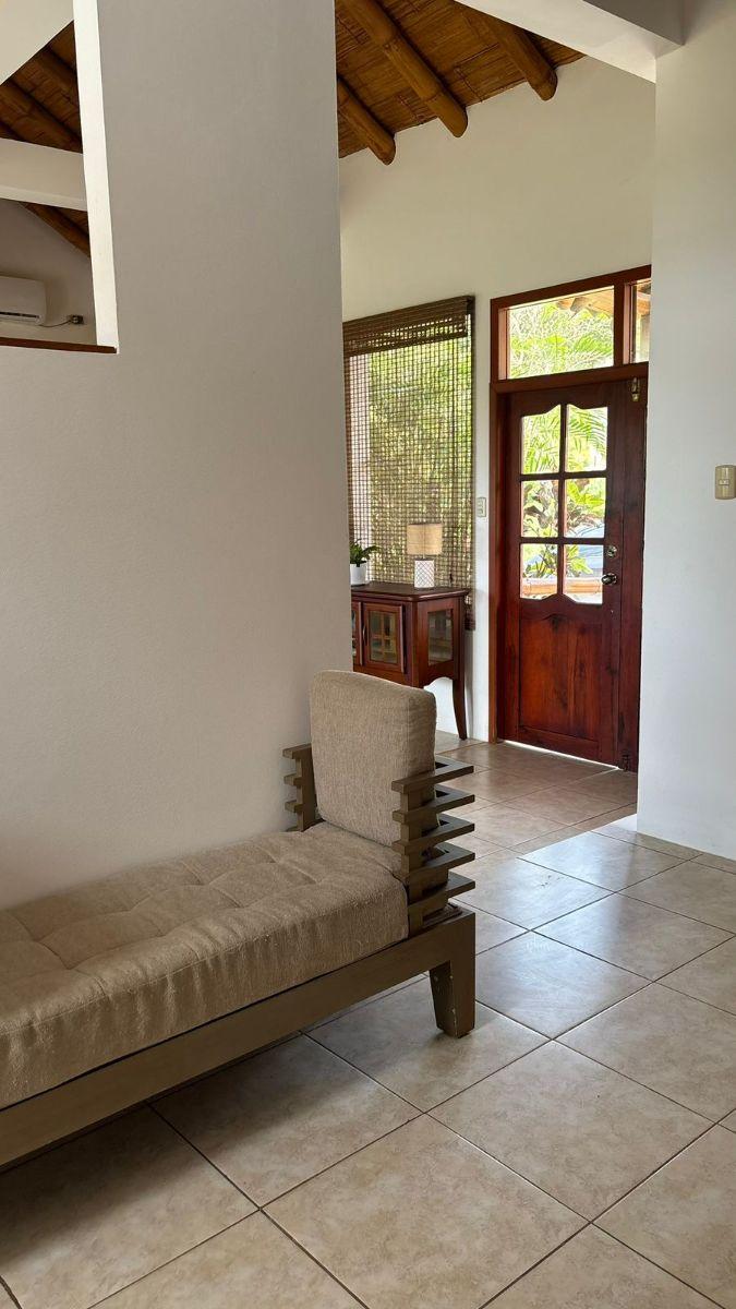 Casa en Venta en Olón Esquinera Amoblada con Vista Al Mar — imagen 5