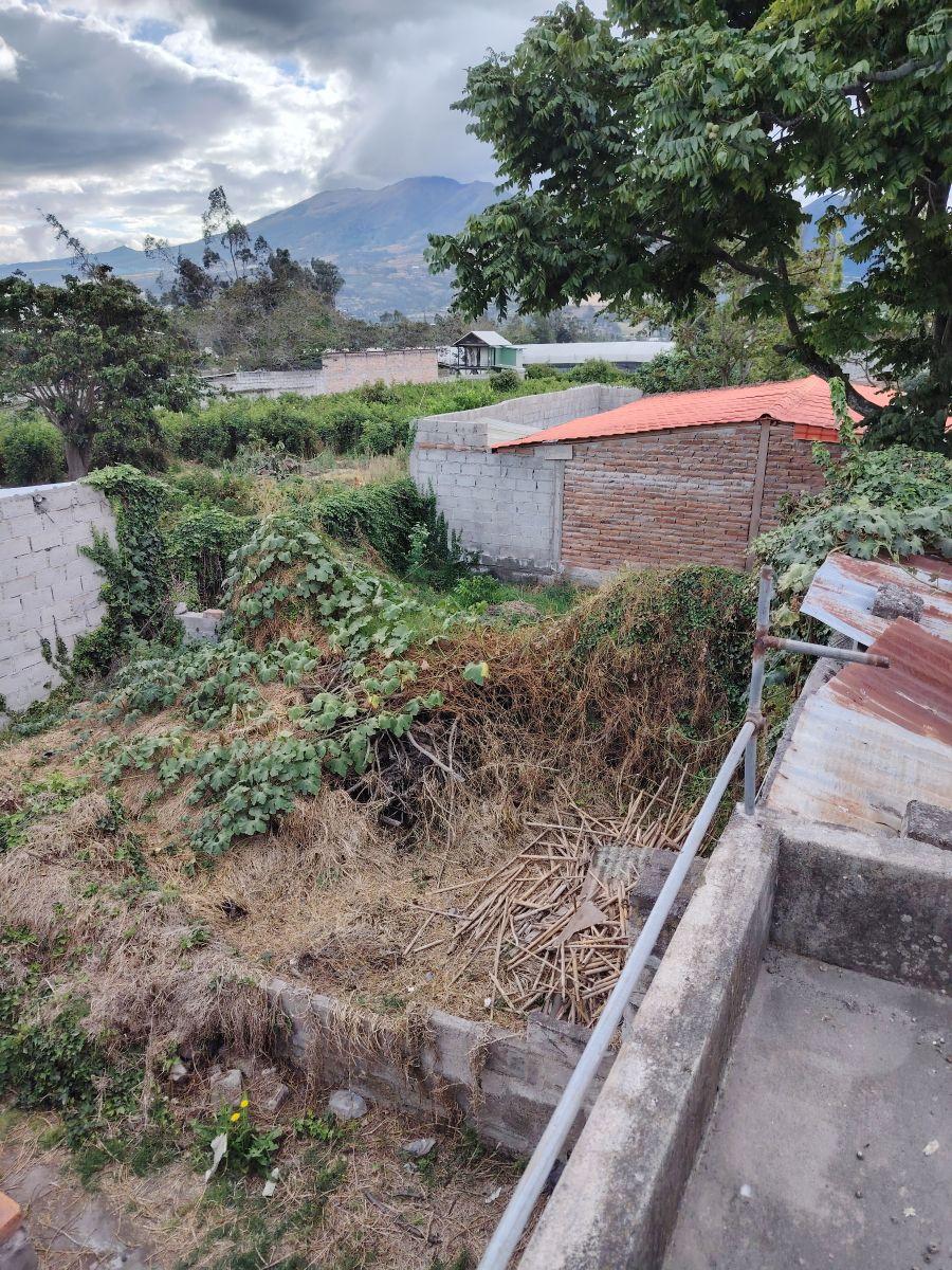 Casa con 800 m² Antigua con Terreno y 4 Recámaras en Venta en Atuntaqui, Imbabura — imagen 4