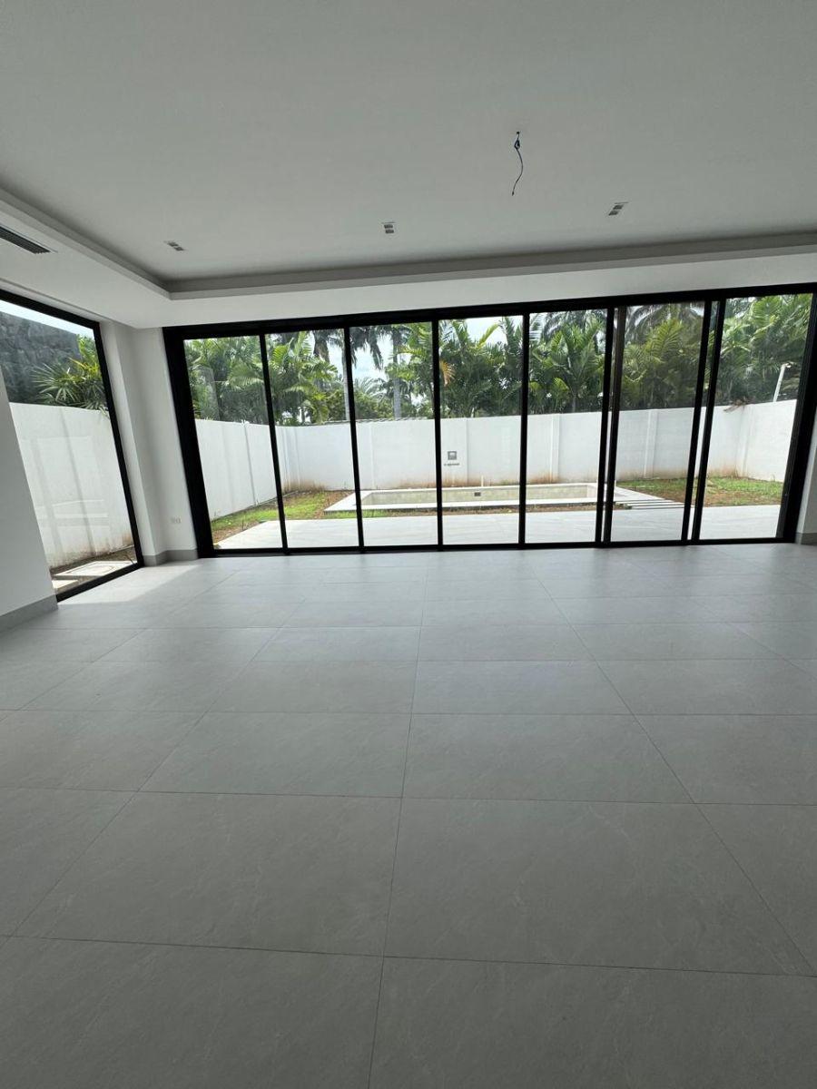 Estrene Casa en Mocoli con 5 Habitaciones en Venta en Samborondón, 542 m², Guayas — imagen 5