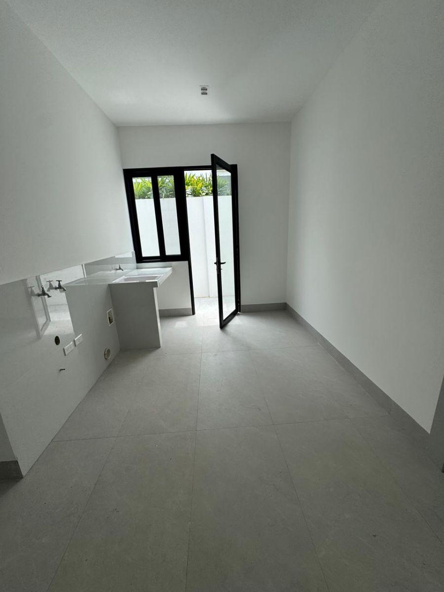 Estrene Casa en Mocoli con 5 Habitaciones en Venta en Samborondón, 542 m², Guayas — imagen 3