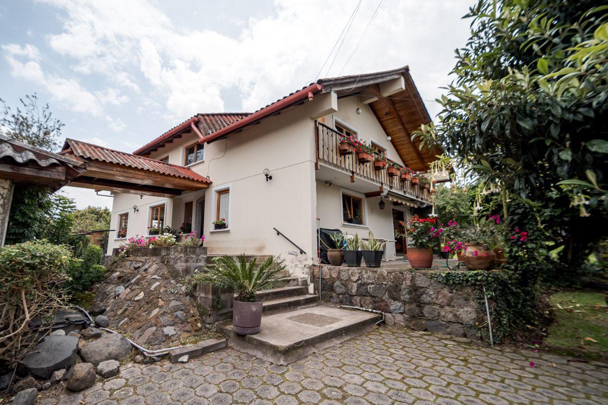 Terreno de 2.386 m² con Casa Estilo Suizo — imagen 5