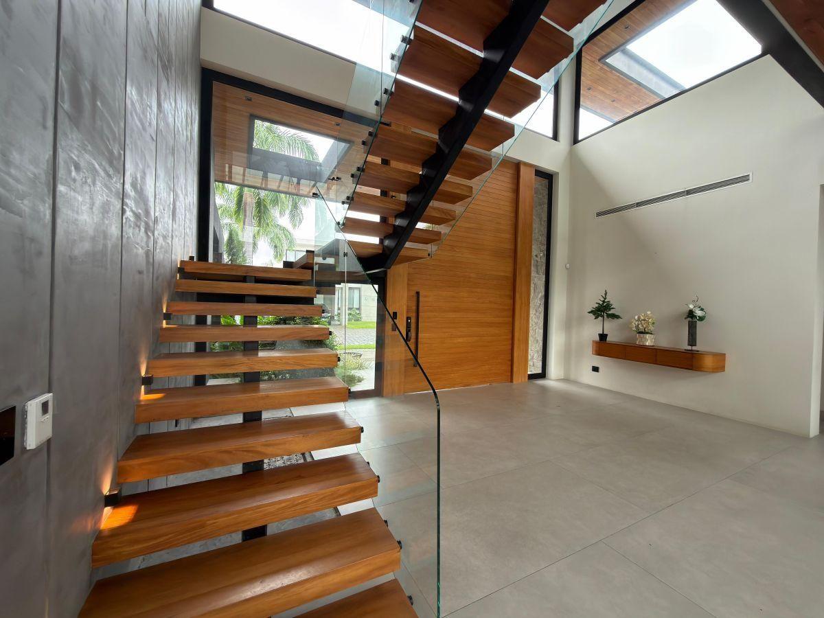 Isla del Rio - Isla Mocoli - Majestuosa Casa con Piscina en Venta!, Guayas — imagen 3