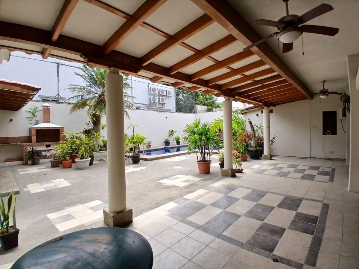 Casa Rentera en Venta en Puerto Azul Km. 10,5 Via a La Costa, Guayas — imagen 3