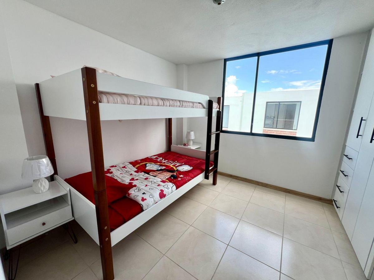 Mv - Sector Puembo, en Venta Casa Vip a Estrenar 3d 105 m², Aplica Credito Miti - Miti — imagen 4