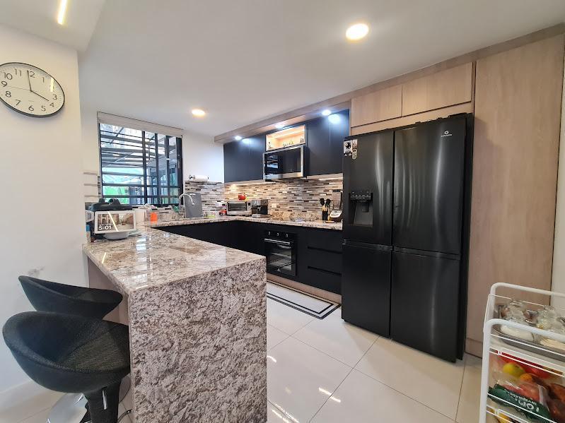 Venta Casa con Piscina Privada en Conjunto, 226 m² + 110 m² Áreas Abiertas — imagen 4