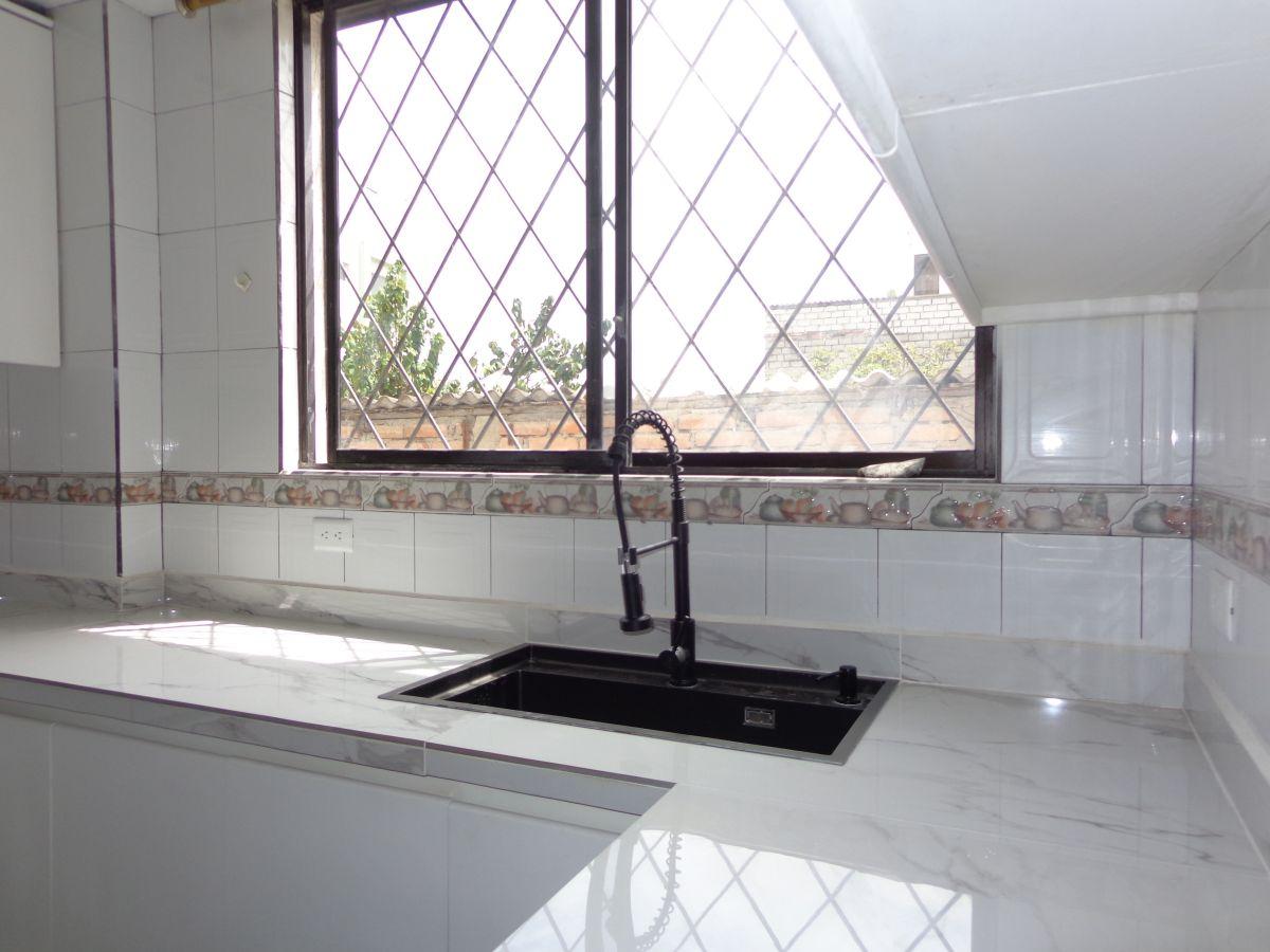 Tu Hogar Ideal en El Sector 23 de Junio: Amplio, Seguro y con Luz Natural. Provincia de Pichincha — imagen 4