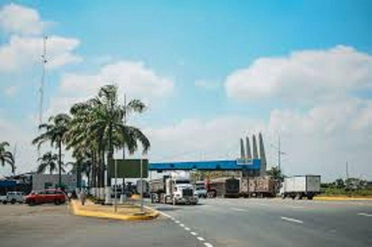 Terreno de 50.000 m² en Venta en Samborondón con Acceso Asfaltada Pasando Peaje, Guayas — imagen 3
