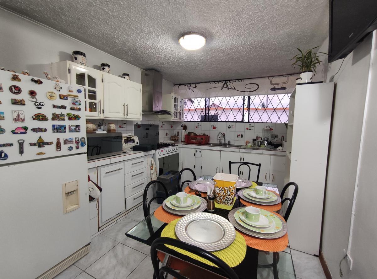 Casa Esquinera en Venta con 2 Departamentos Ideal Para Construir Locales Comerciales — imagen 3