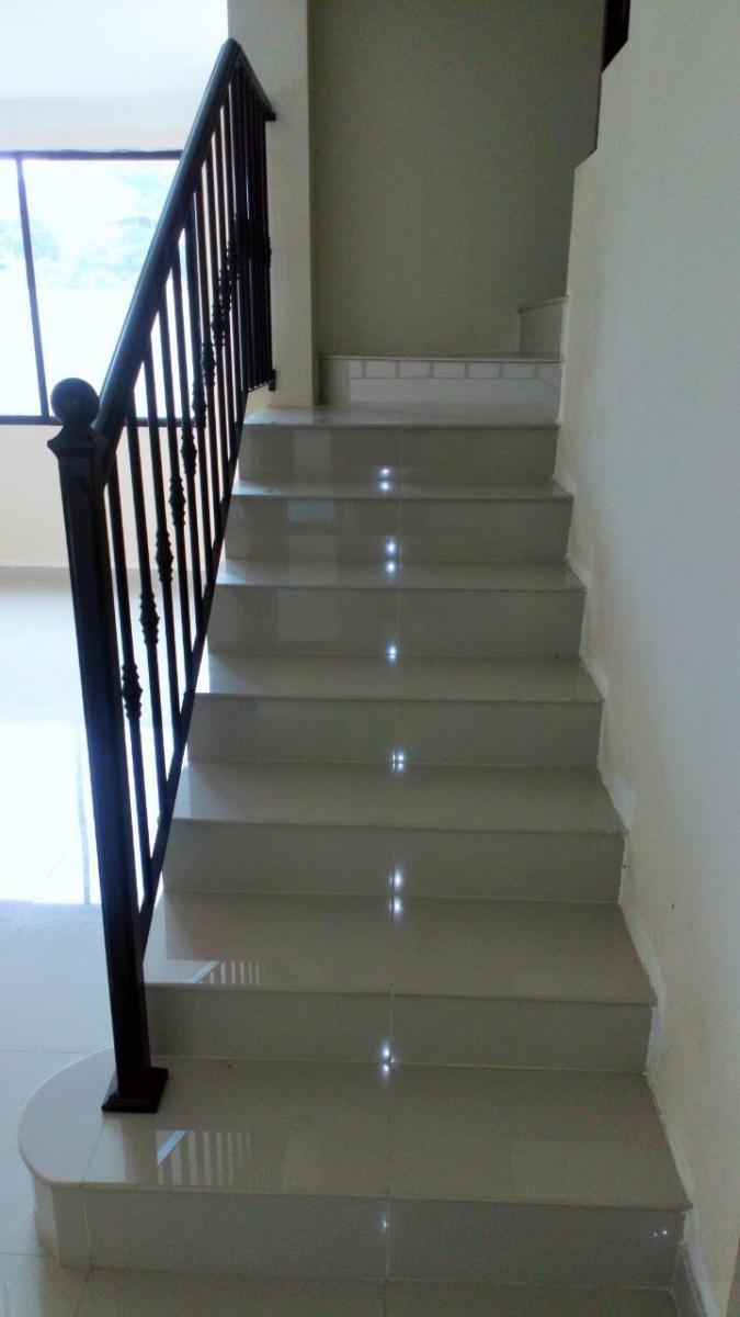 Casa de Venta Urb. Condado de Vicolinci, por Estrenar de 5 Dorm.. Guayas — imagen 4