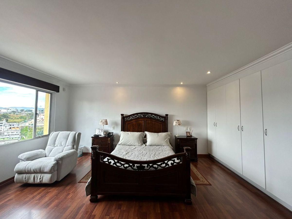 Hermosa Casa de 4 Habitaciones a La Venta Cerca a La Embajada Americana — imagen 5