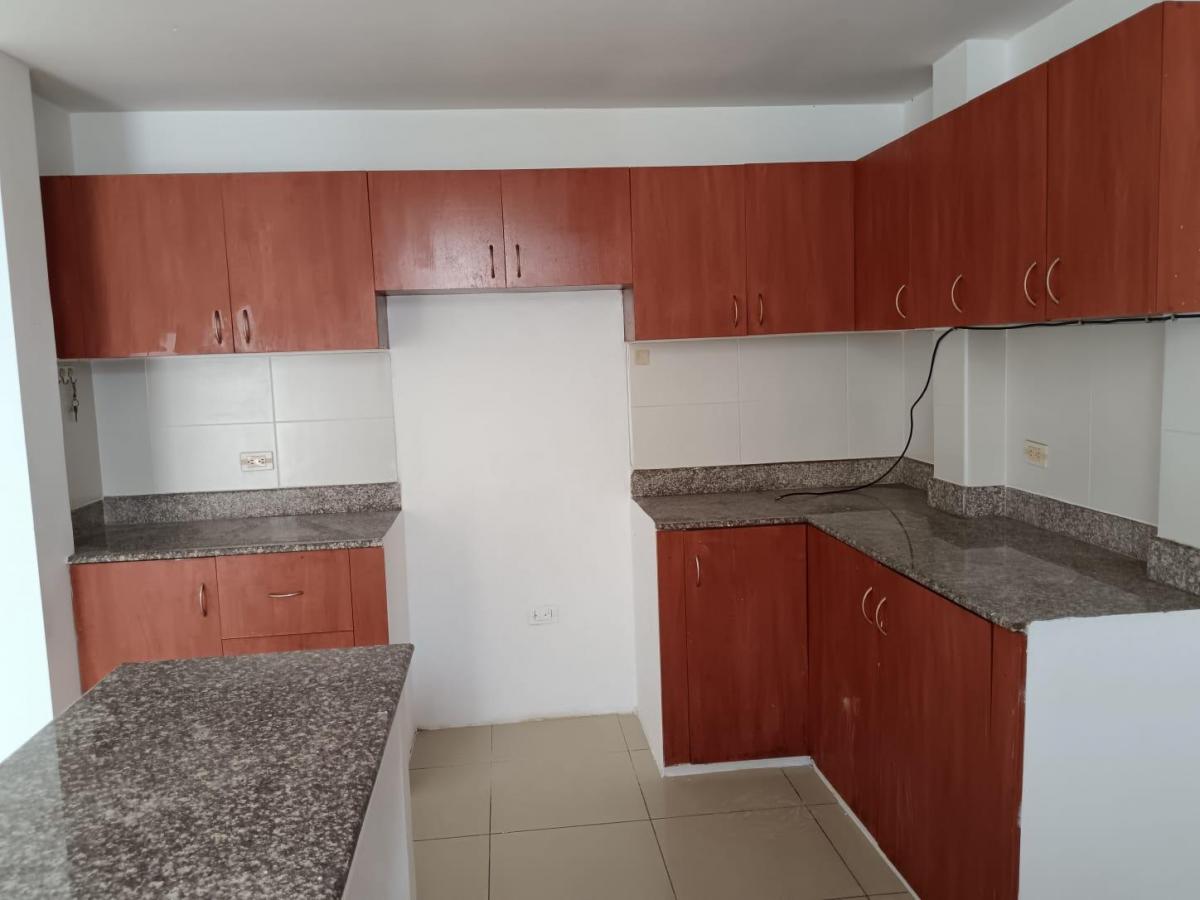 Casa de Venta en La Urbanización Castilla, 3 Dorm., Vía a Samborondón, Guayas — imagen 3