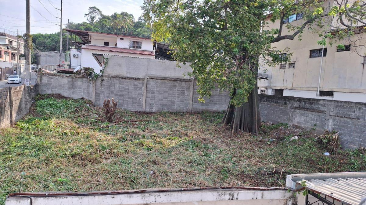 Venta de Terreno Bi Familiar con Buen Frente en Los Ceibos Zona Cerrada, Guayas — imagen 3