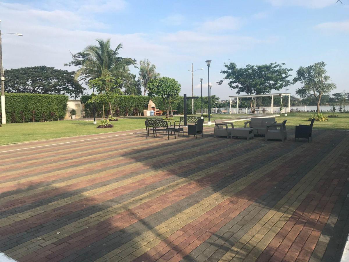 Terreno Esquinero de 330 m² Junto Al Río en Vicriel, Daule - m. Villegas, Guayas — imagen 4