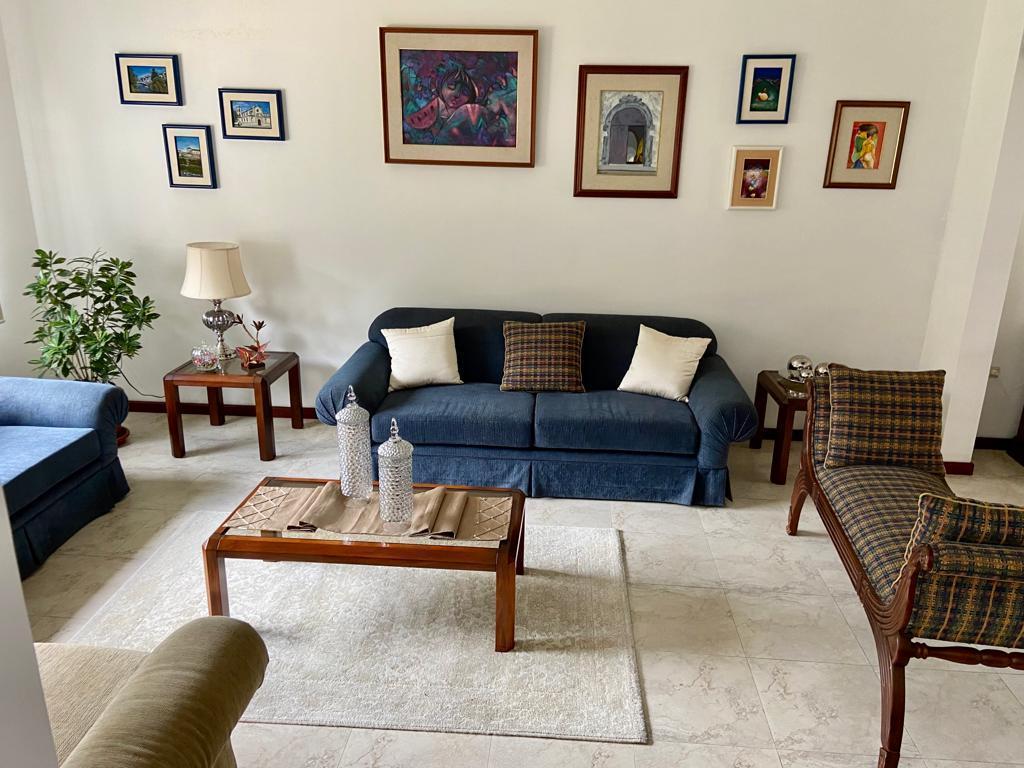 Hermosa Casa en Venta, Sector El Constitucional, Azuay — imagen 4