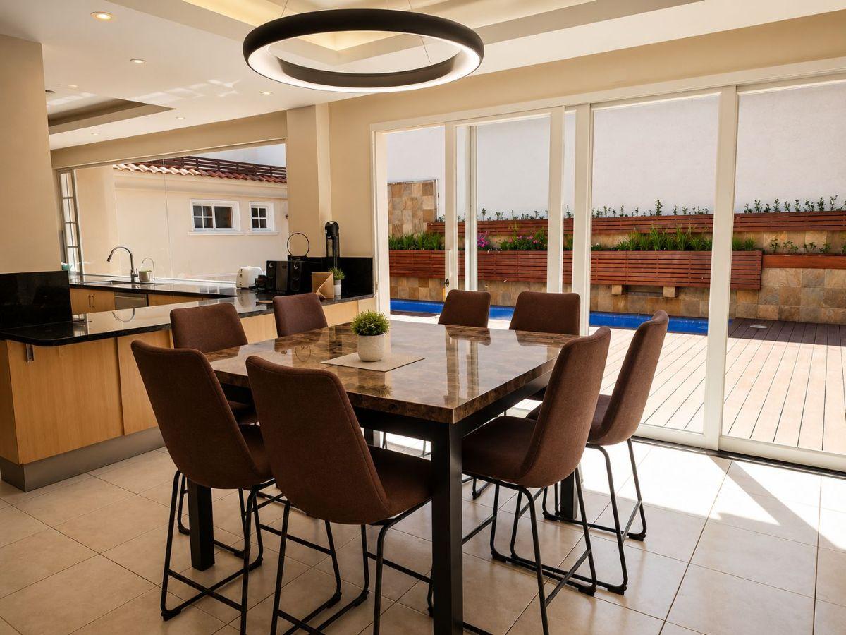 Casa de 941 m² con 4 Dorm. en Venta o Alquiler en Monteserrín — imagen 5